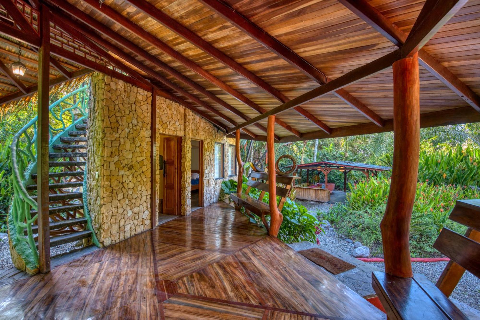 Tree House Beachfront Lodge Puerto Viejo de Talamanca Luaran gambar
